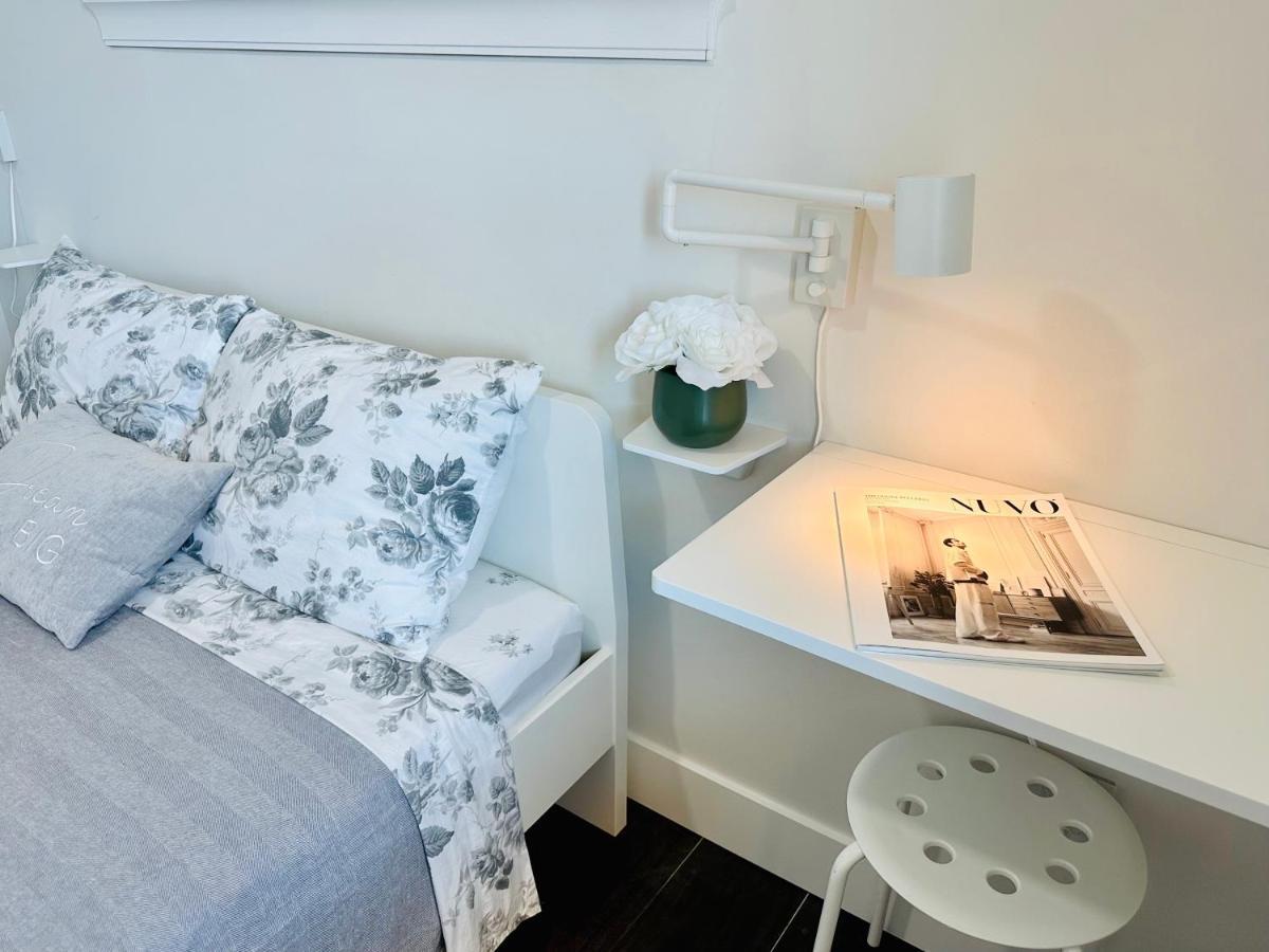 2Br 1.5Ba Full Kitchen Private Guest House - Free Parking - Central Location Vancouver Exterior photo